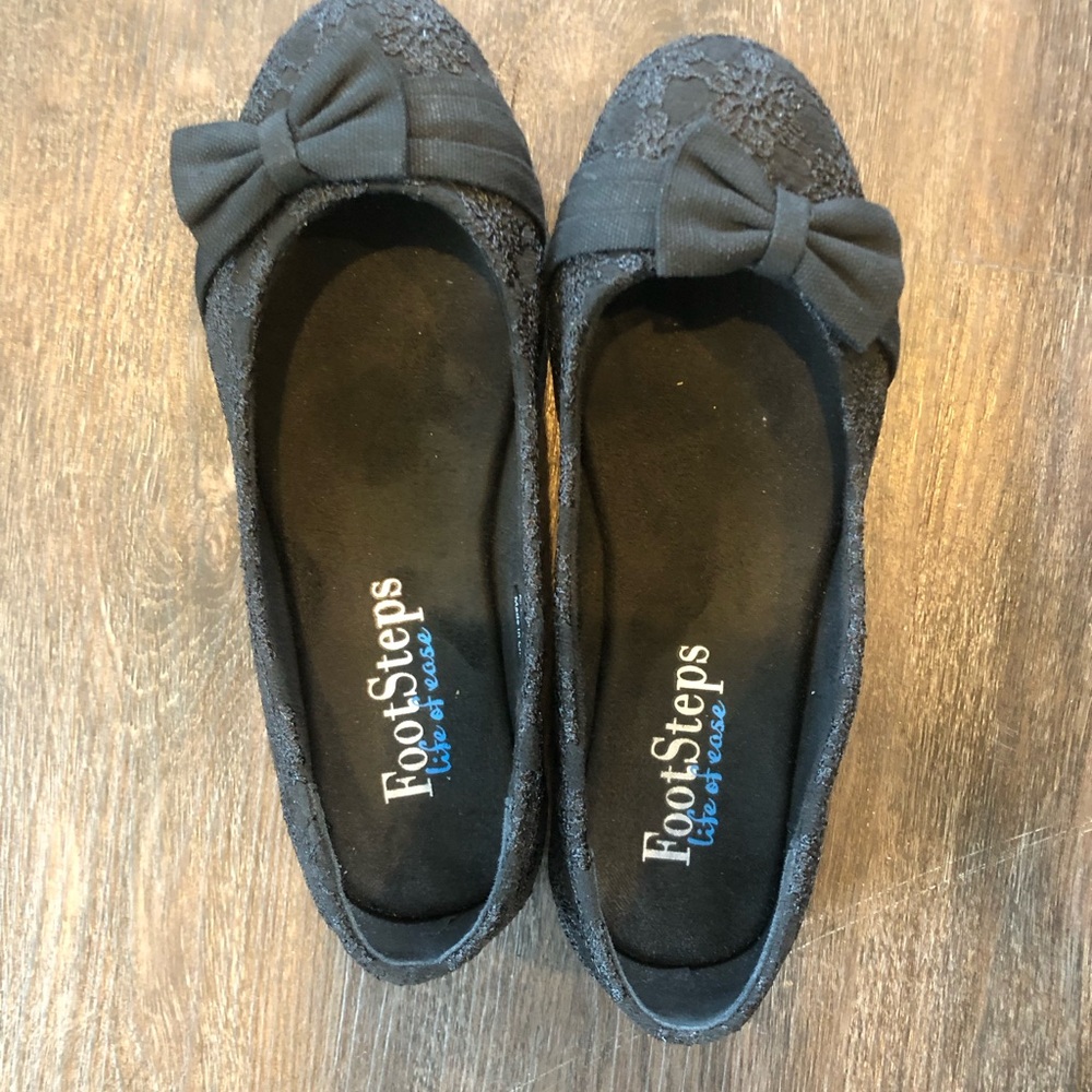 Size 7 Footsteps black dress flats